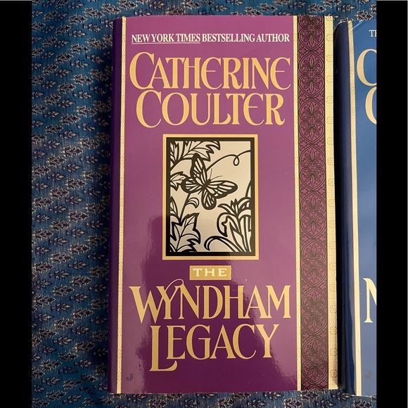 Summer/Beach Reads - Catherine Coulter’s Legacy Trilogy in paperback - Picture 2 of 9